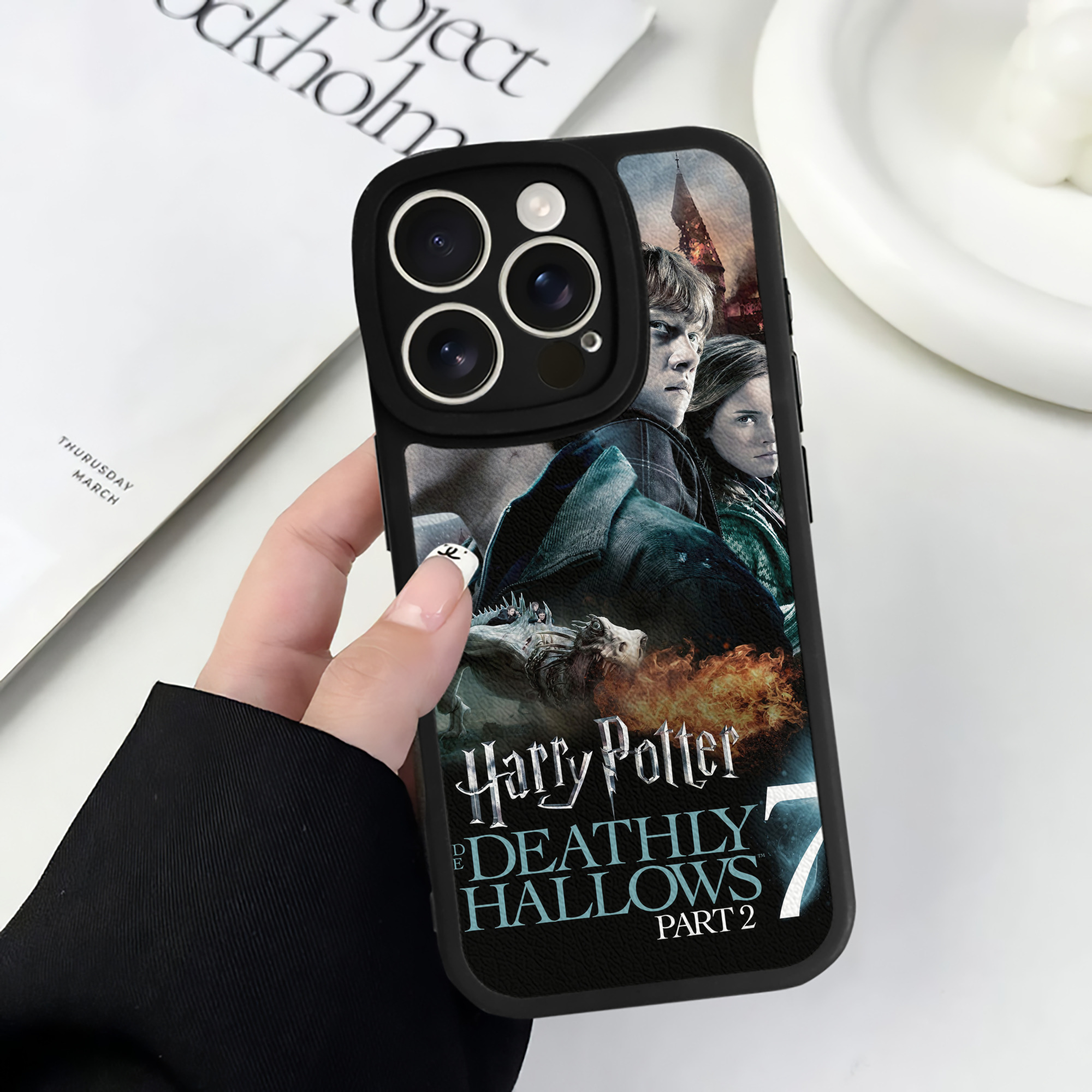 （画像用） Harry Potter ハリー・ポッターシリーズ 【iPhone 16シリーズ対応】シリコンスマホケース（レザー調） 材質：シリコン